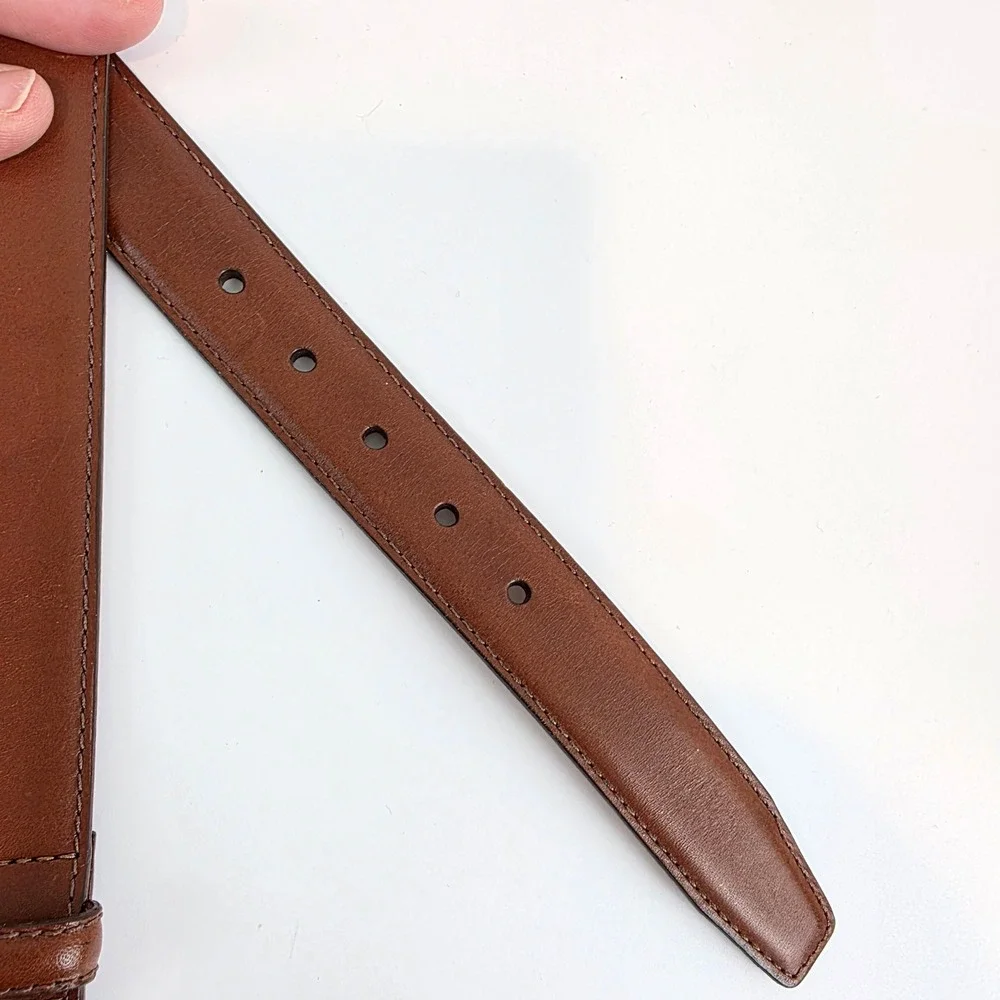Vineyard Vines Brown Leather Belt Womens 26 Solid Brass Buckle Made in USA
